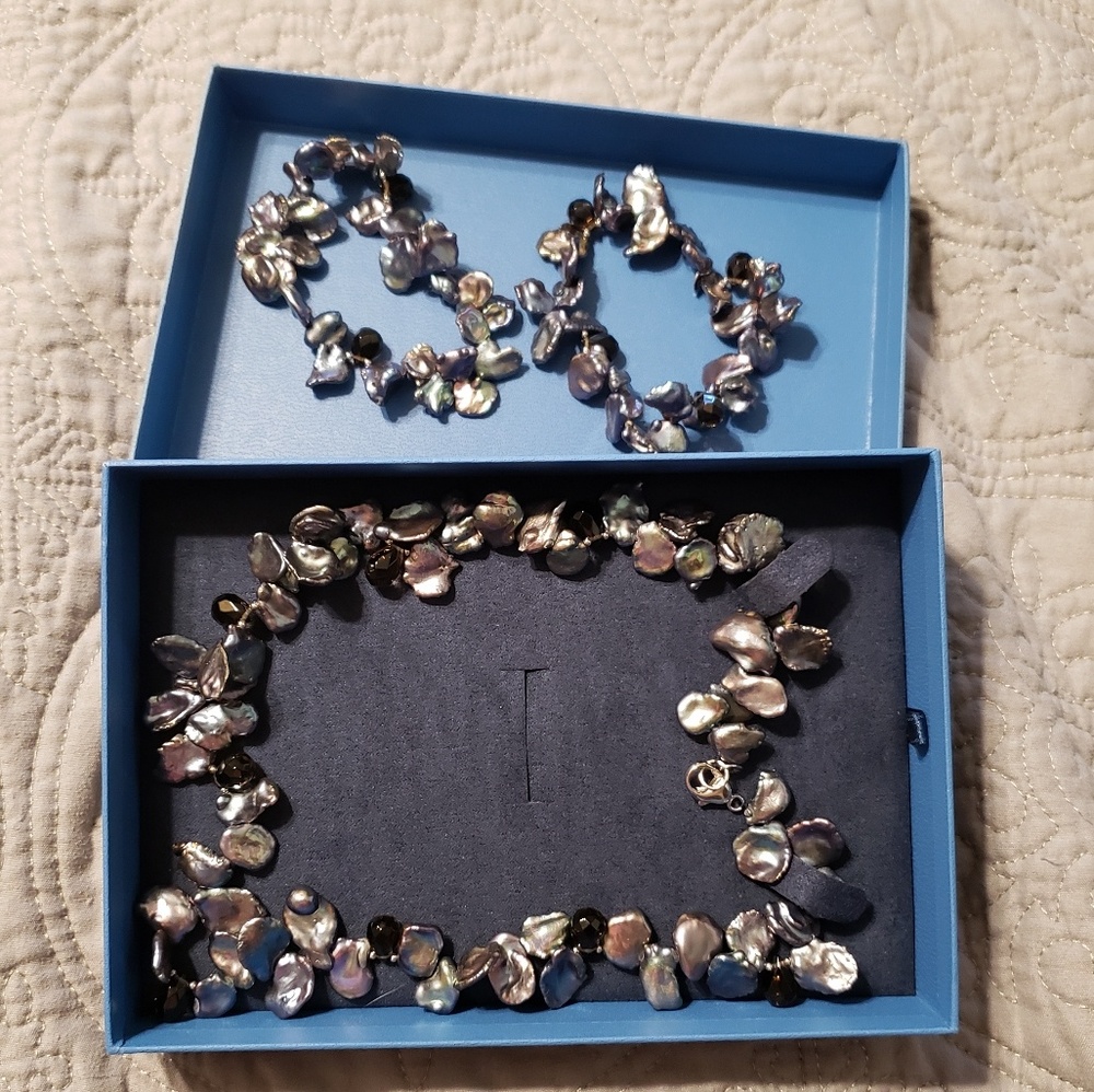 Beautiful Iridescent Shell Necklace Set